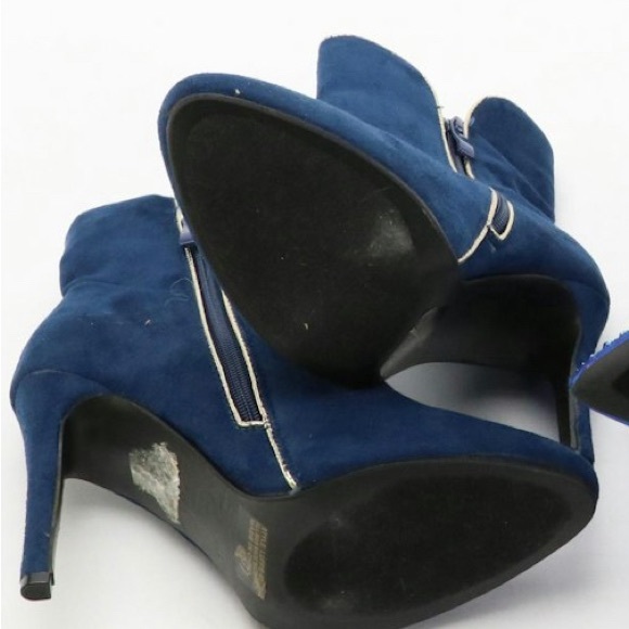 Ankle boots, blue, and gold with pearl chain - Picture 4 of 4